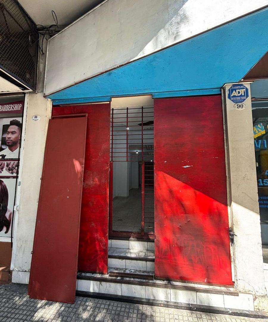 Foto de EXCELENTE LOCAL EN ZONA ONCE - ALTO TRANSITO PEATONAL Y VEHICULAR, imagen 5