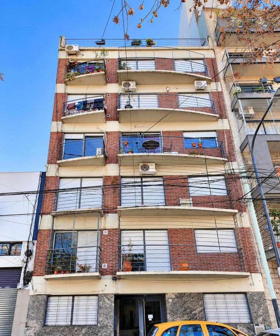 Foto de MONOAMBIENTE CON BALCÓN AL FRENTE | MUY LUMINOSO | ALMAGRO, imagen 2