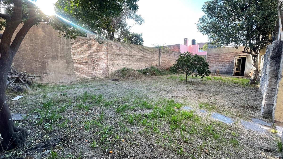 Gran Lote en Venta Sobre Av en Lanus 2