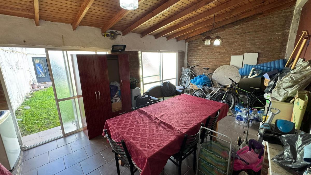 Casa 5 Ambientes con Fondo Libre, Quincho y Garage en Gerli 2