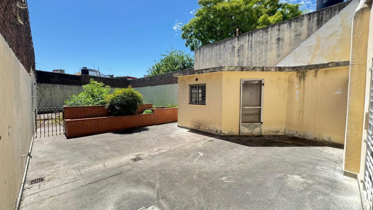 Vivienda Multifamiliar Sobre Gran Lote de 48 M! Lanus 3