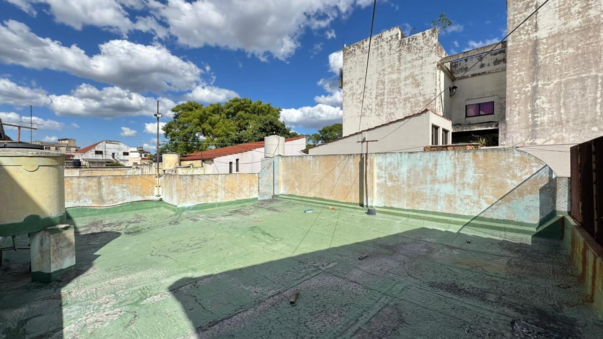 Vivienda Multifamiliar Sobre Gran Lote de 48 M! Lanus 2