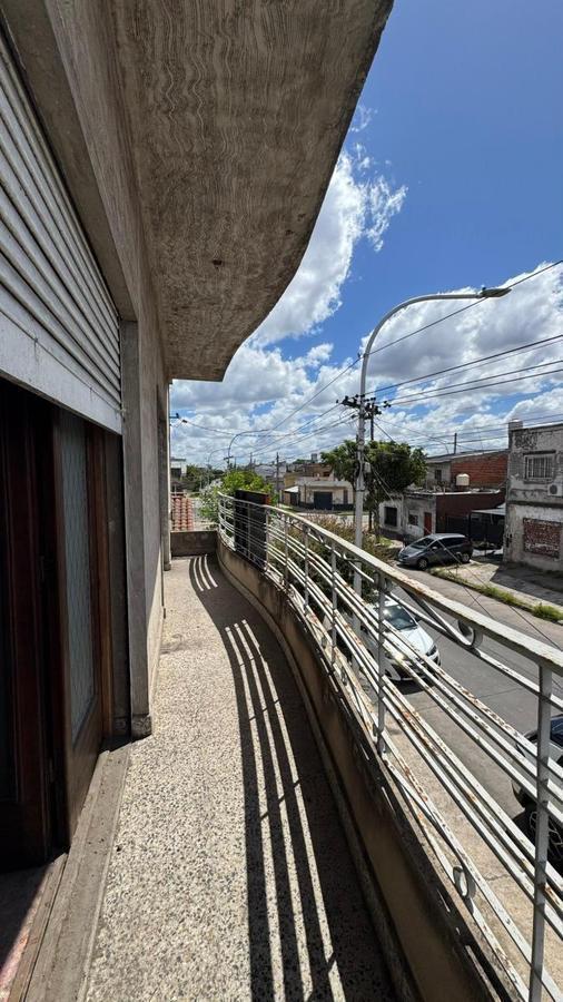 Vivienda Multiproposito en Venta en Lanus 3