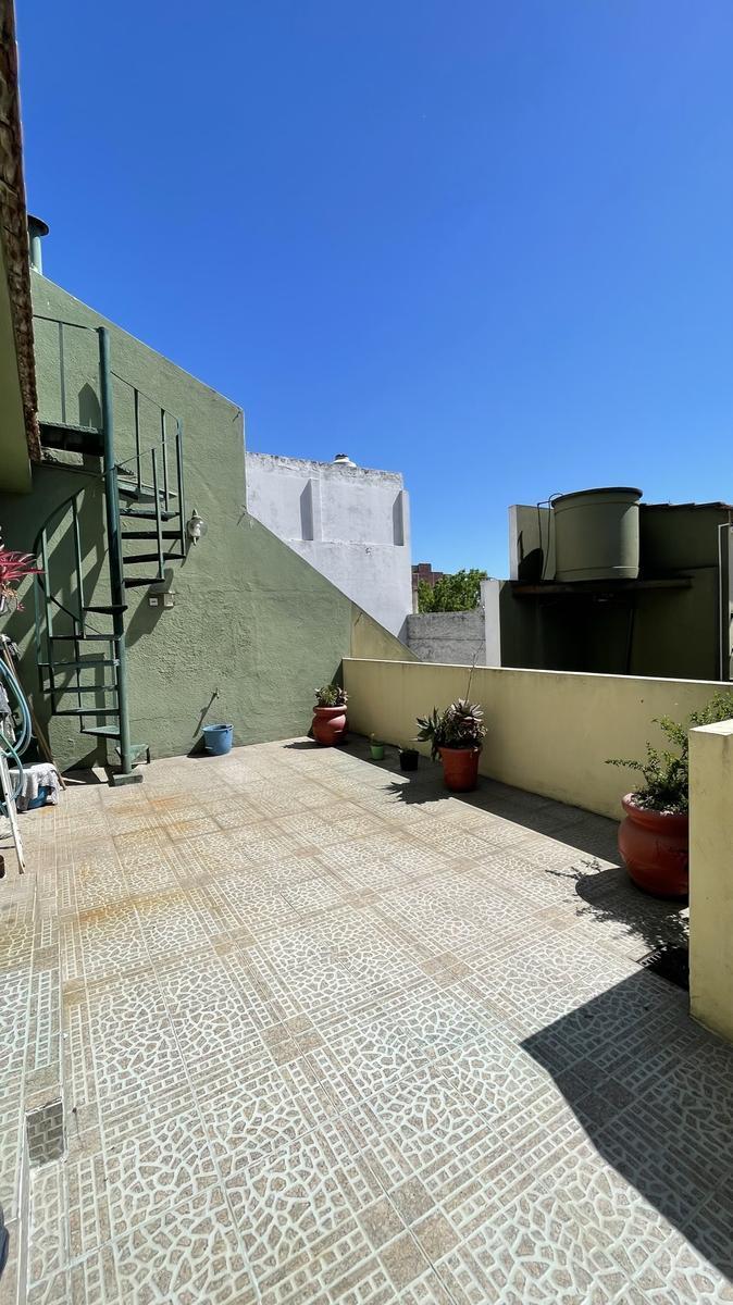 PH en Venta de 5 Amb en Lanus 2