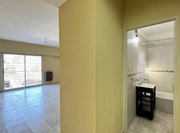 Foto de Departamento Monoambiente en alquiler en Lanús, imagen 5