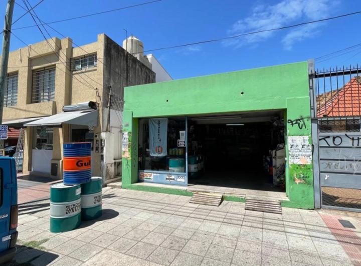 LOCAL Y VIVIENDA SOBRE AVENIDA EN VENTA EN LANUS