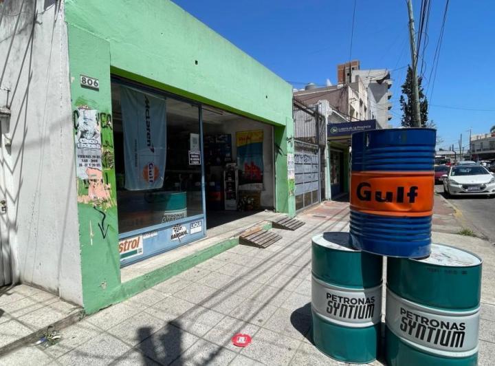 Foto de LOCAL Y VIVIENDA SOBRE AVENIDA EN VENTA EN LANUS, imagen 2