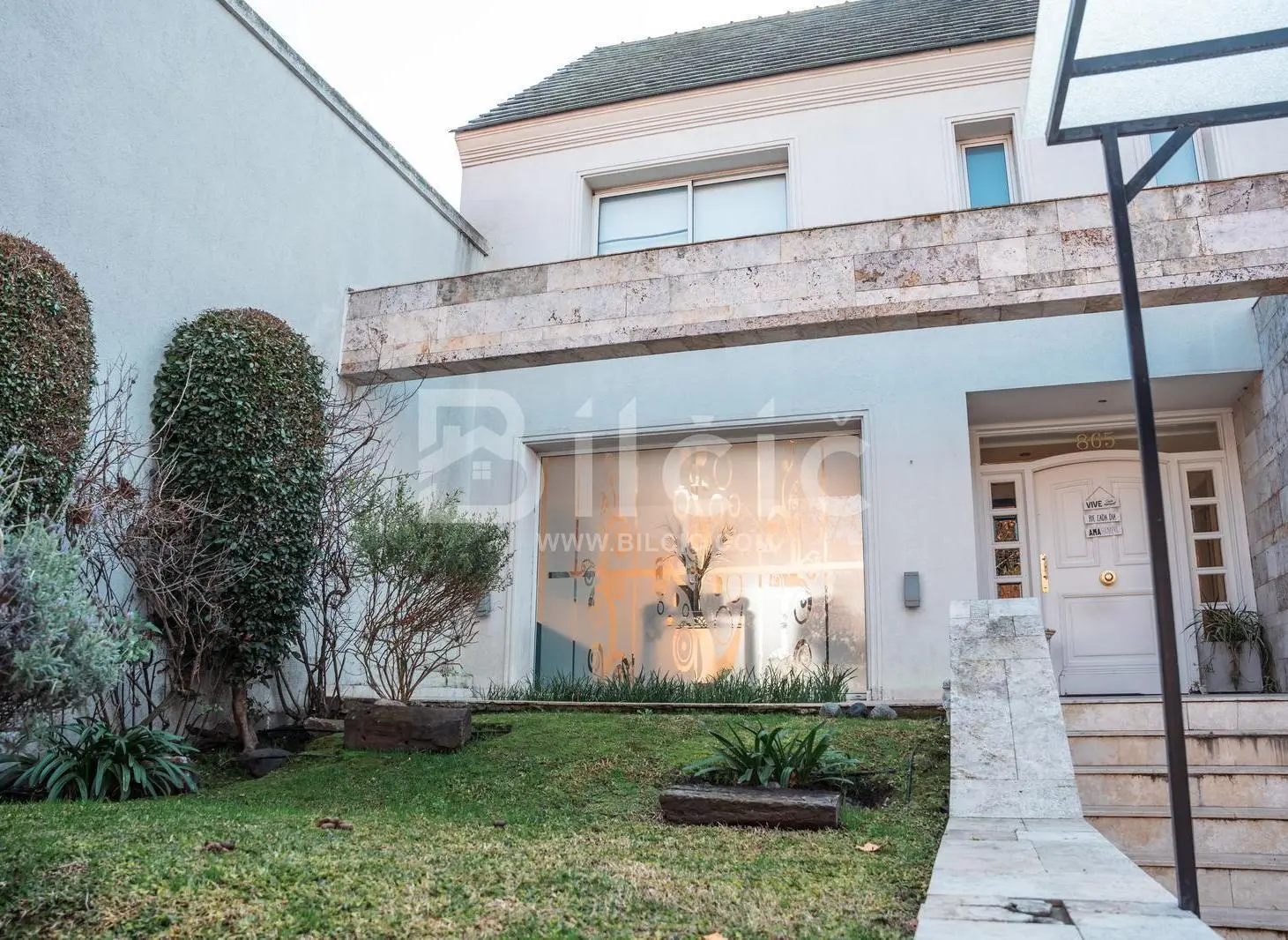 Casa 9 amb. con piscina en venta en centro de Lomas de Zamora 2