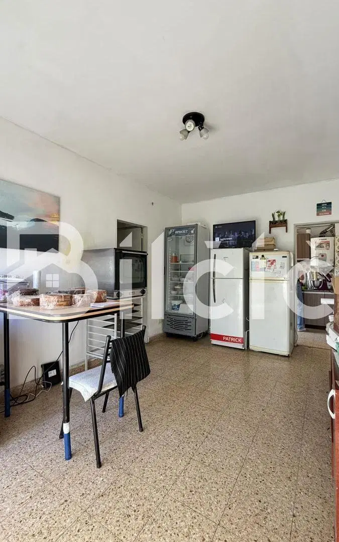 Departamento en Venta y Alquiler de 2 amb en Lanús Oeste 4