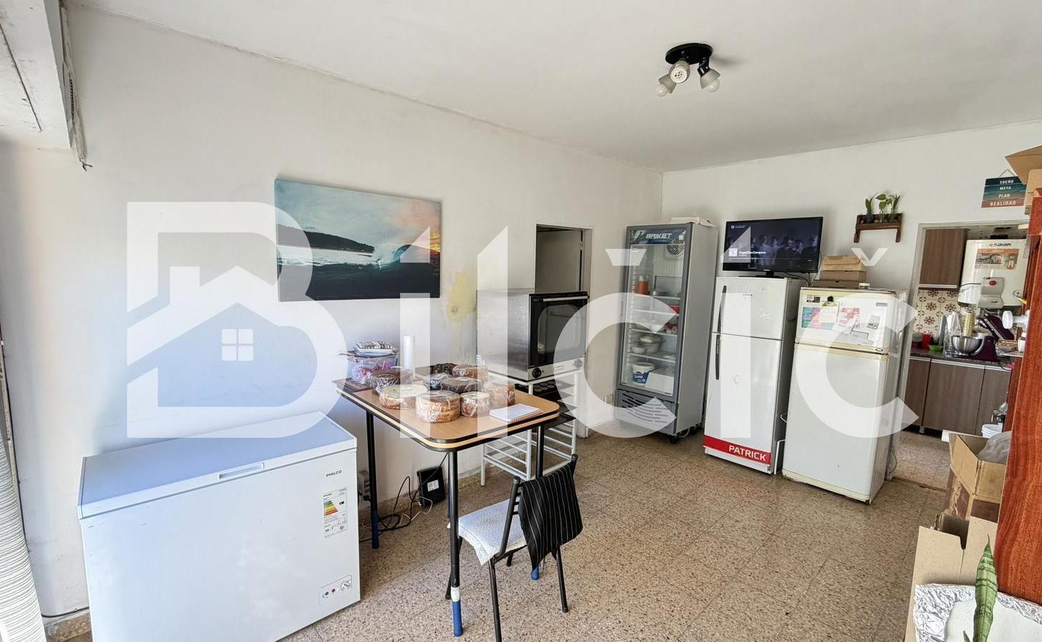 Departamento en Venta y Alquiler de 2 amb en Lanús Oeste
