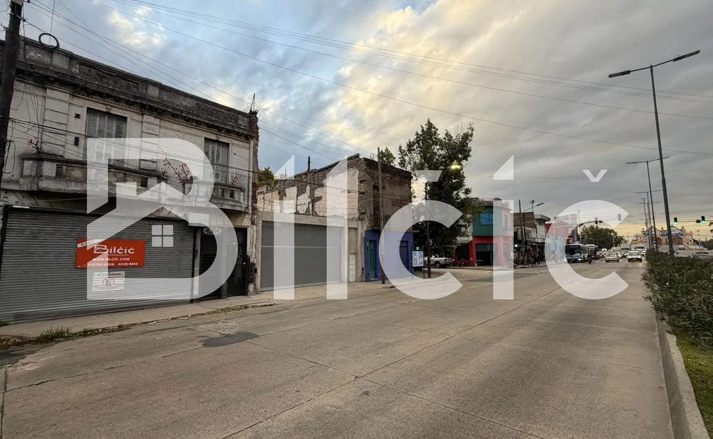 Galpón en Venta y Alquiler en Valentín Alsina 2