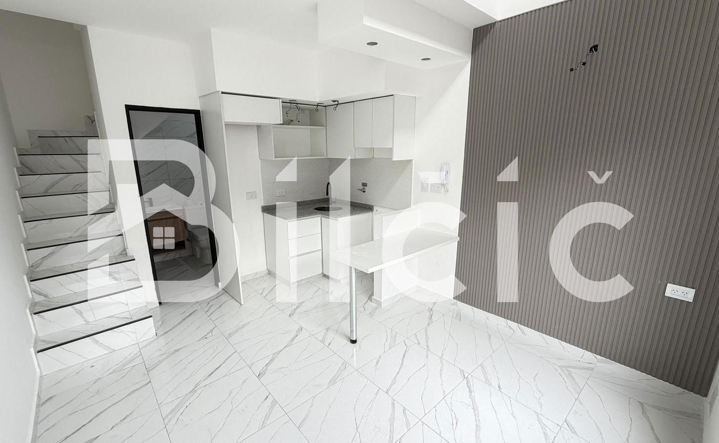 Foto de PH en Venta en Lanús Oeste, imagen 1