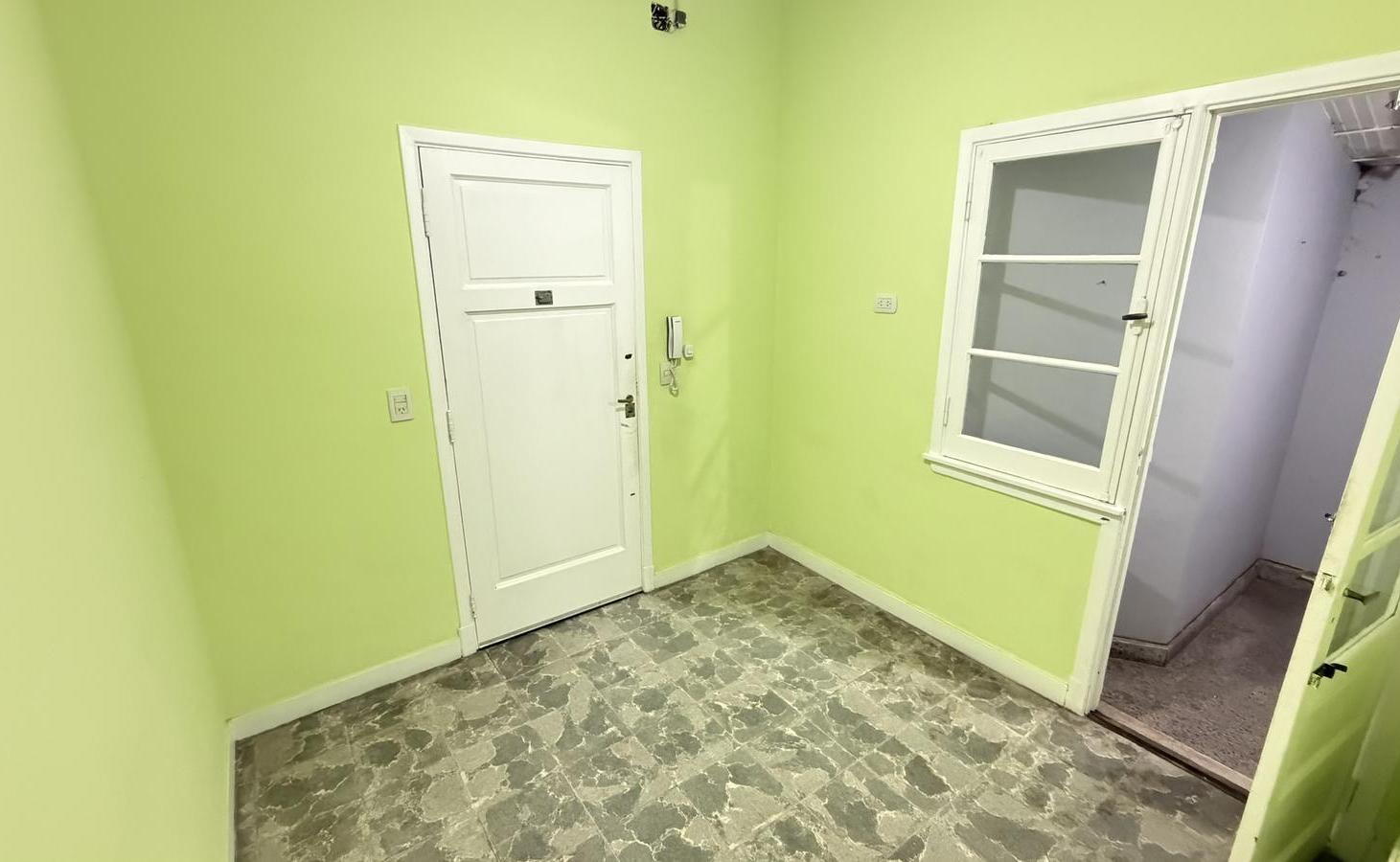 Foto de PH en Venta en Lanús Oeste, imagen 2