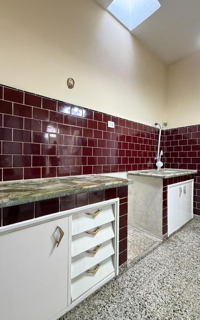 Foto de PH en Alquiler en Valentín Alsina, imagen 1