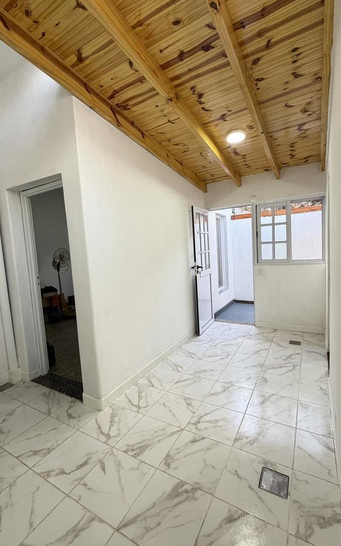 Foto de PH en Alquiler en Valentín Alsina, imagen 2