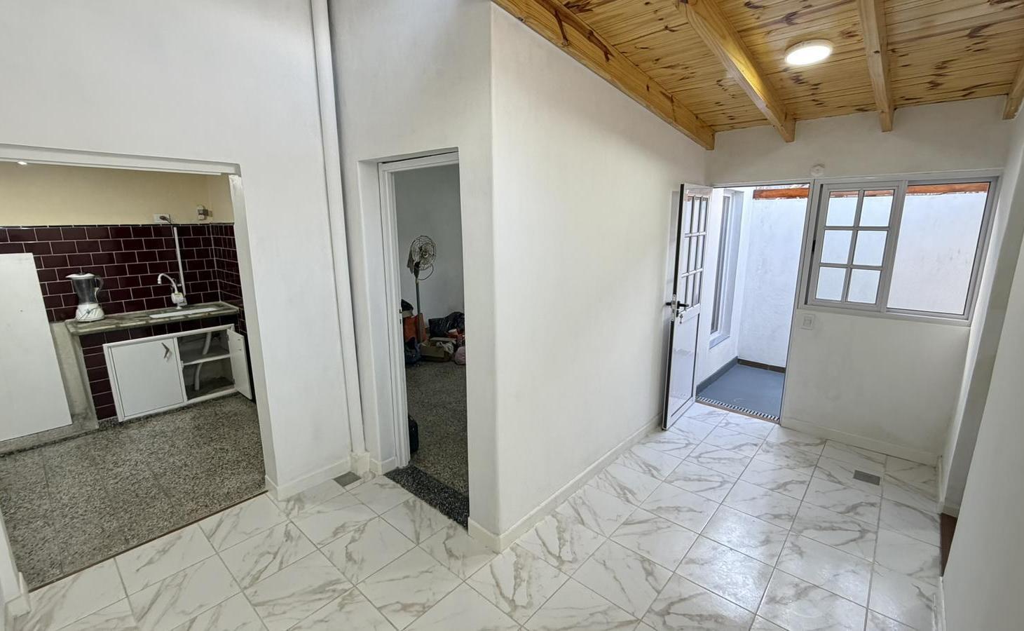 Foto de PH en Alquiler en Valentín Alsina, imagen 3