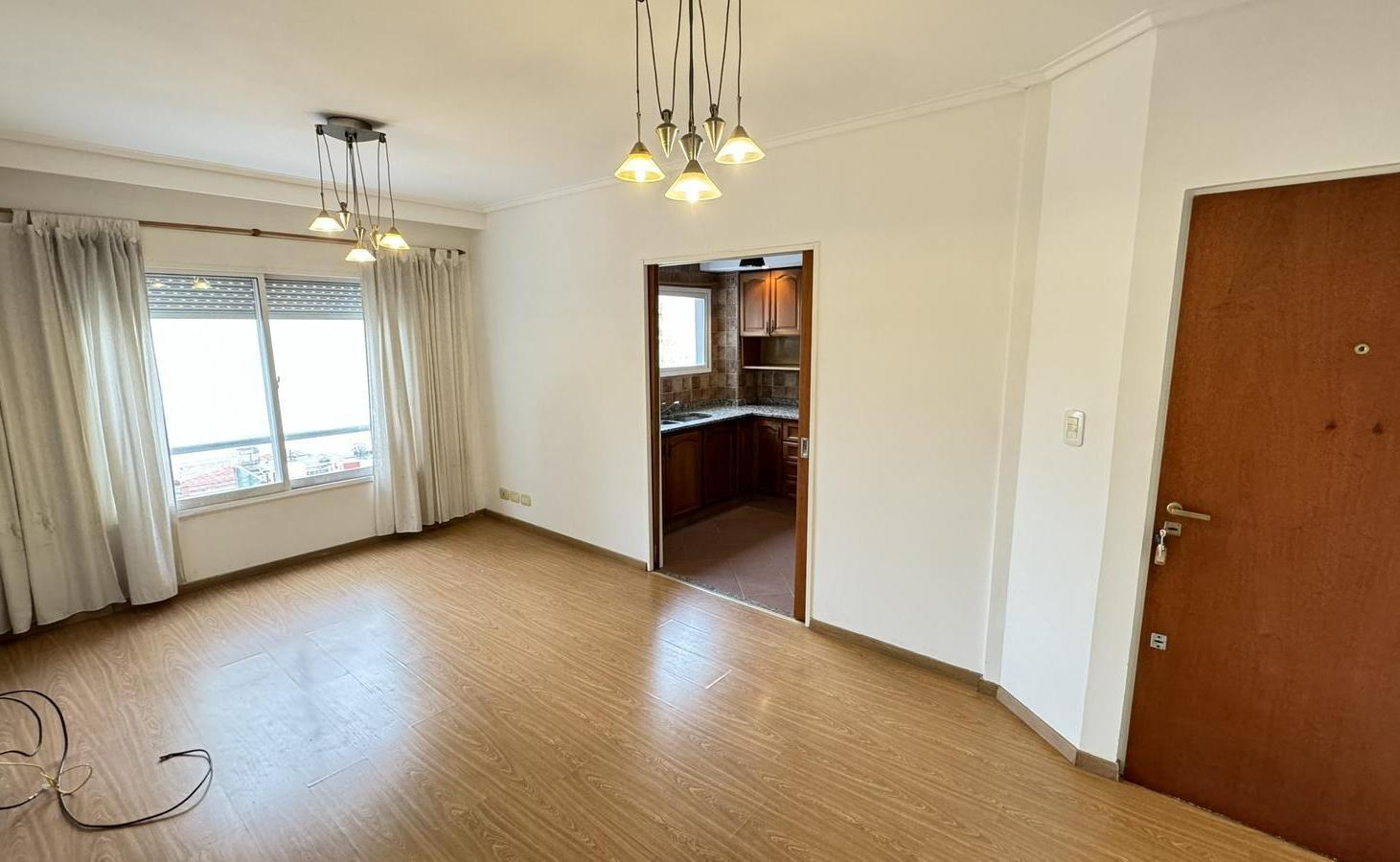 Foto de Departamento en alquiler en Lanús Oeste, imagen 1