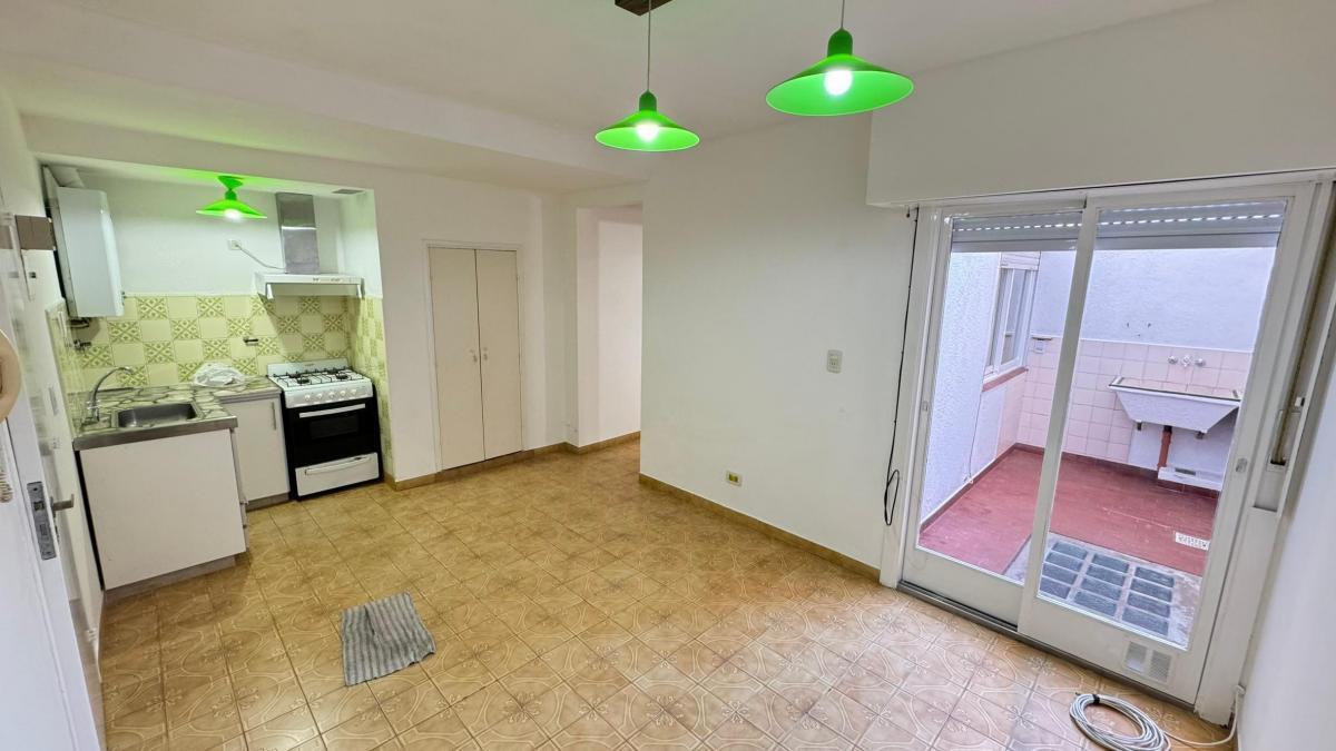 Foto de CÓMODO DEPTO. 3 AMB. EN EXCELENTE ZONA RESIDENCIAL LANUS, imagen 2