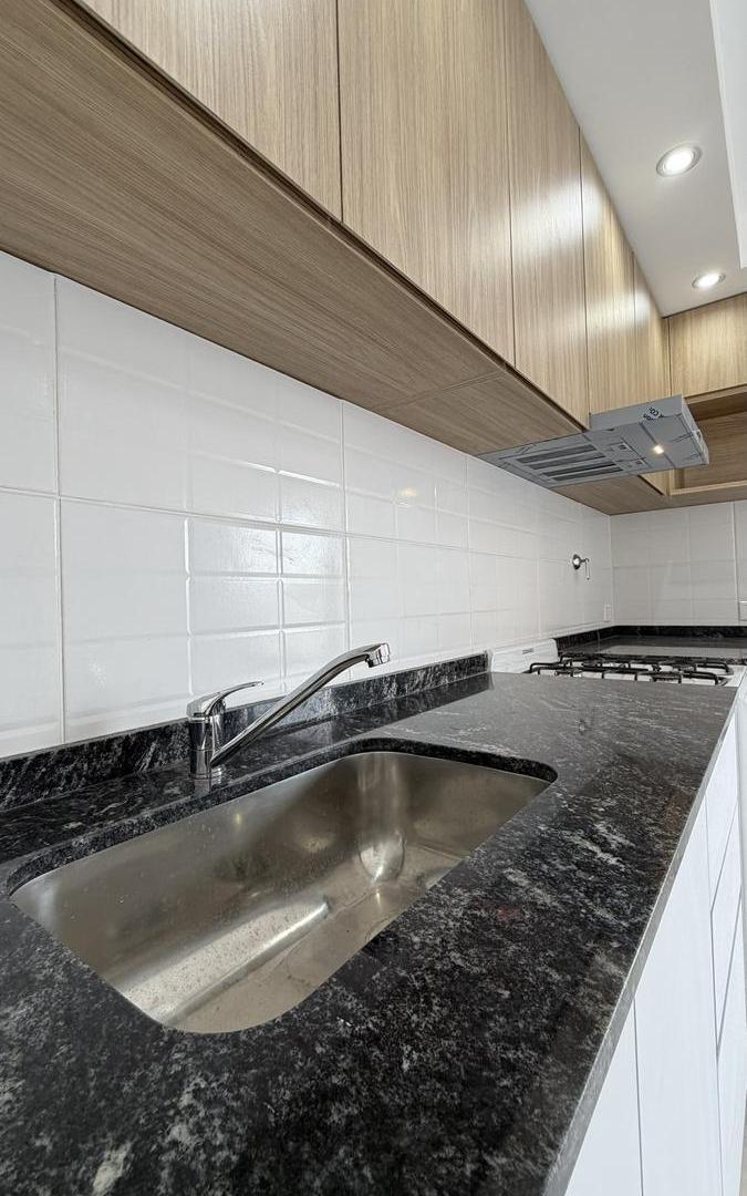 Foto de Departamento en Alquiler en Remedios De Escalada, imagen 5