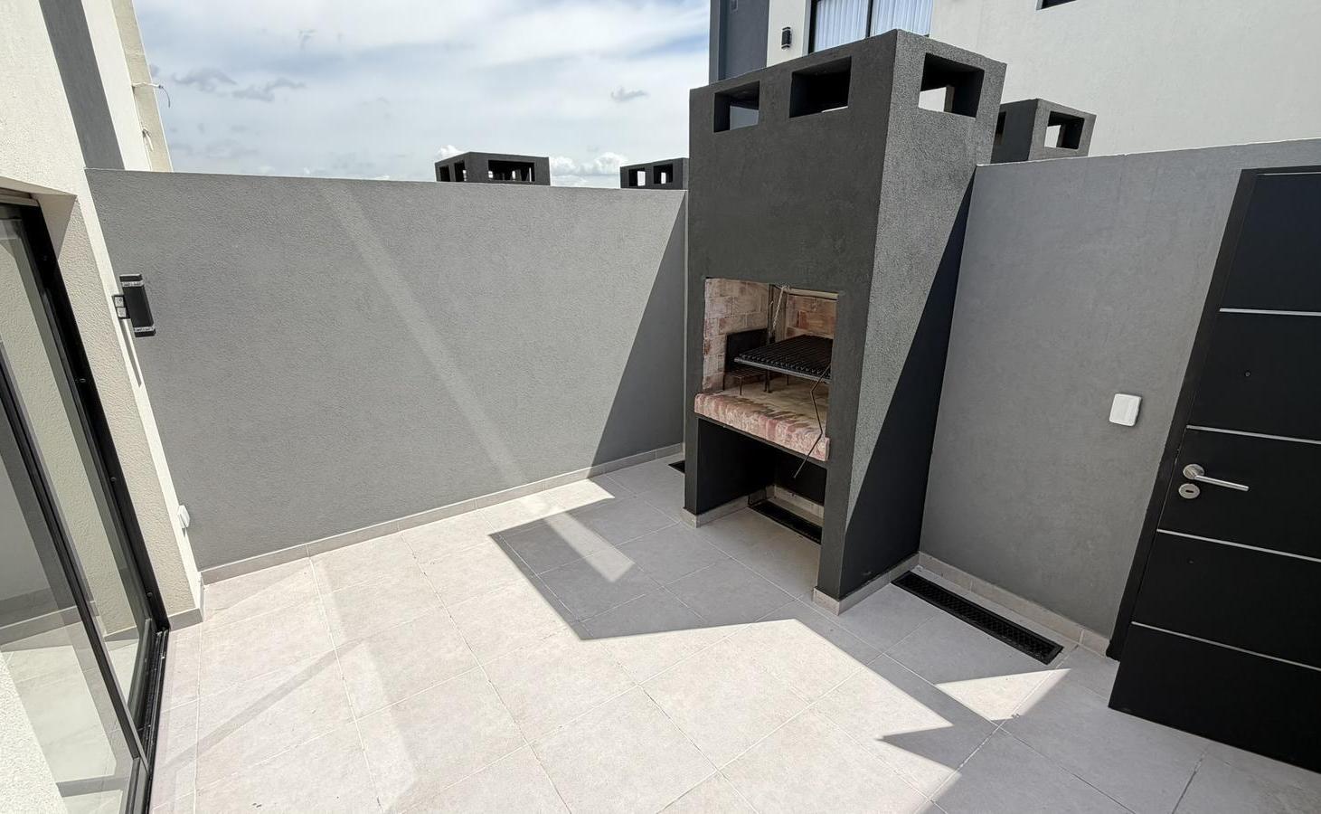 Foto de Departamento en Alquiler en Remedios De Escalada, imagen 2