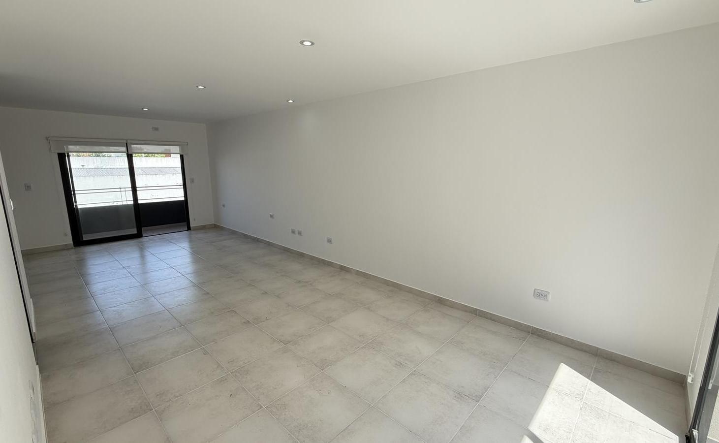 Foto de Departamento en Alquiler en Remedios De Escalada, imagen 4