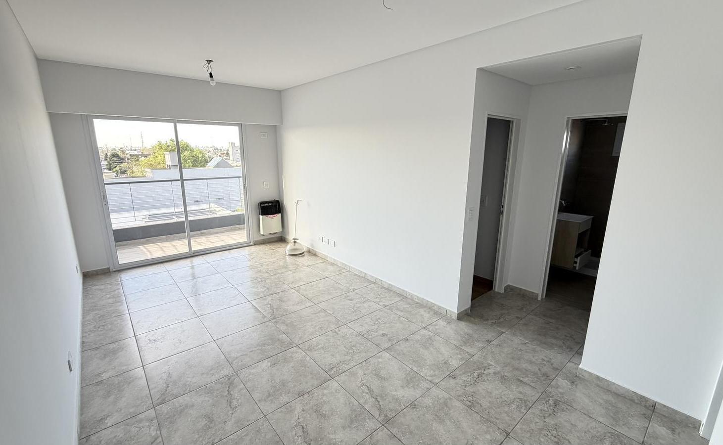 Foto de Departamento en Alquiler en Lanús Oeste, imagen 1