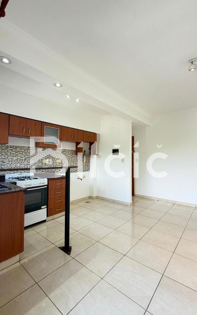 Foto de Departamento en Alquiler en Lanús Oeste, imagen 3