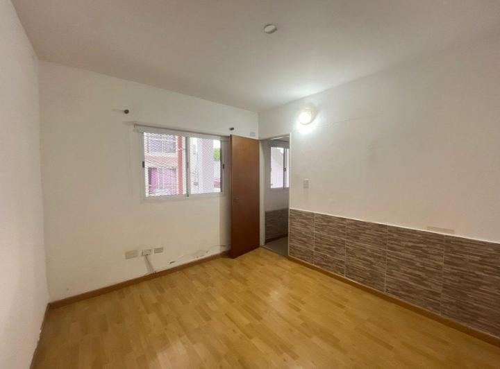 Departamento 2 ambientes Moreno 4