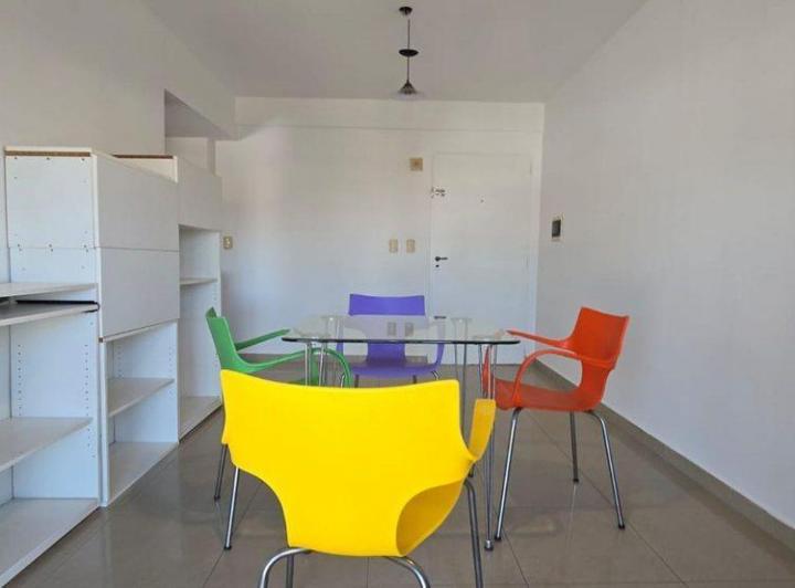 OPORTUNIDAD Hermoso Dos Ambiente en Pompeya 5