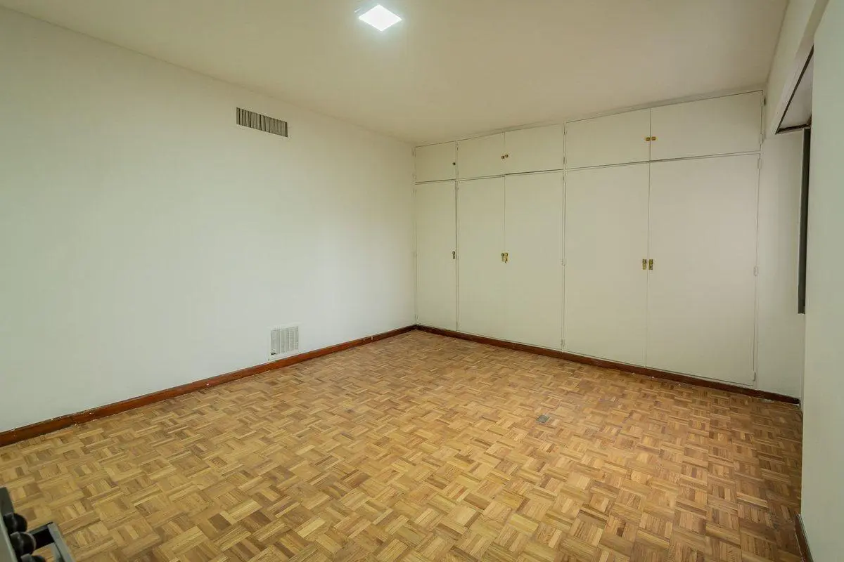 VENTA DEPARTAMENTO MICROCENTRO 4