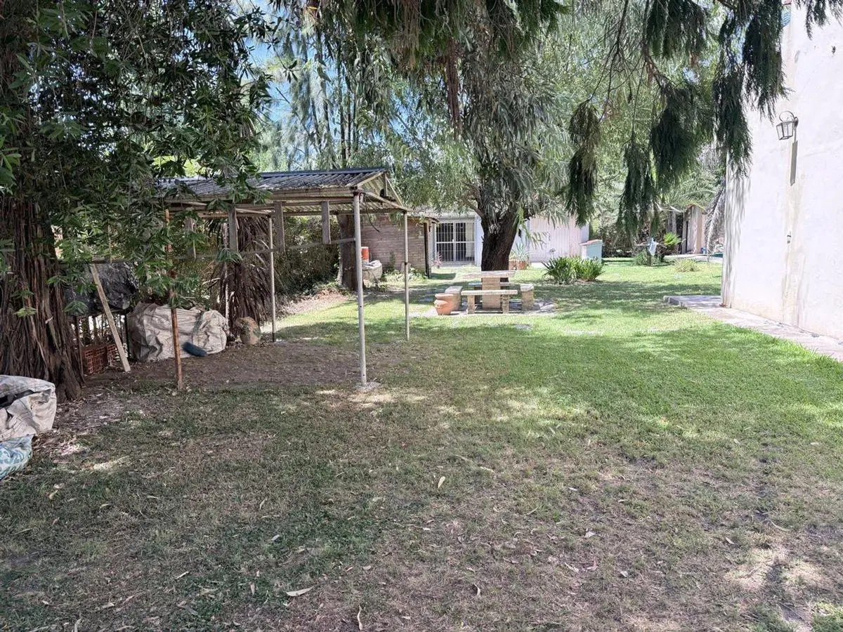 VENTA CASA 2 AMBIENTES SOBRE TERRENO DE 368 M2 5
