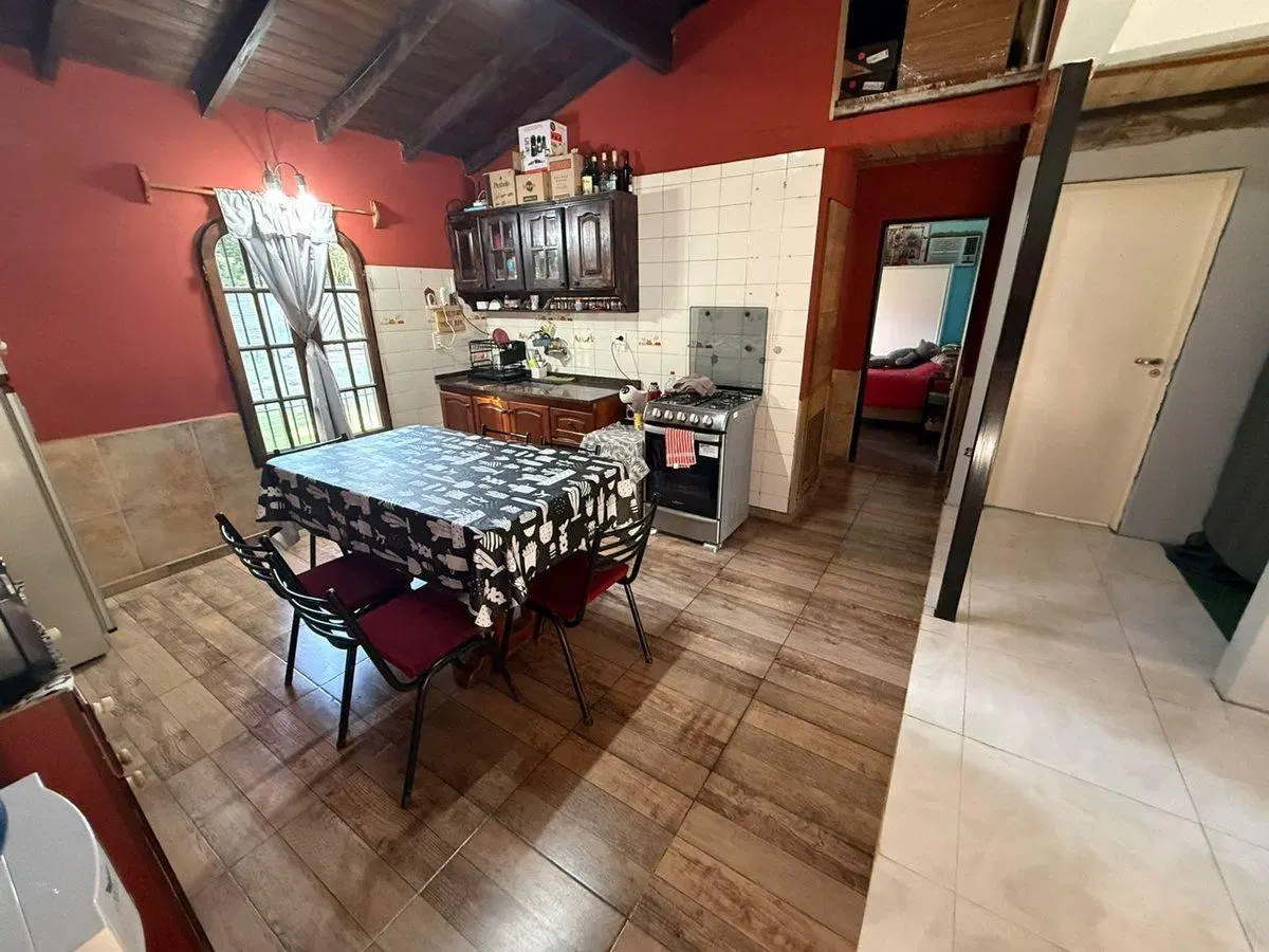 CASA EN VENTA LUJAN PILETA Y QUINCHO 4