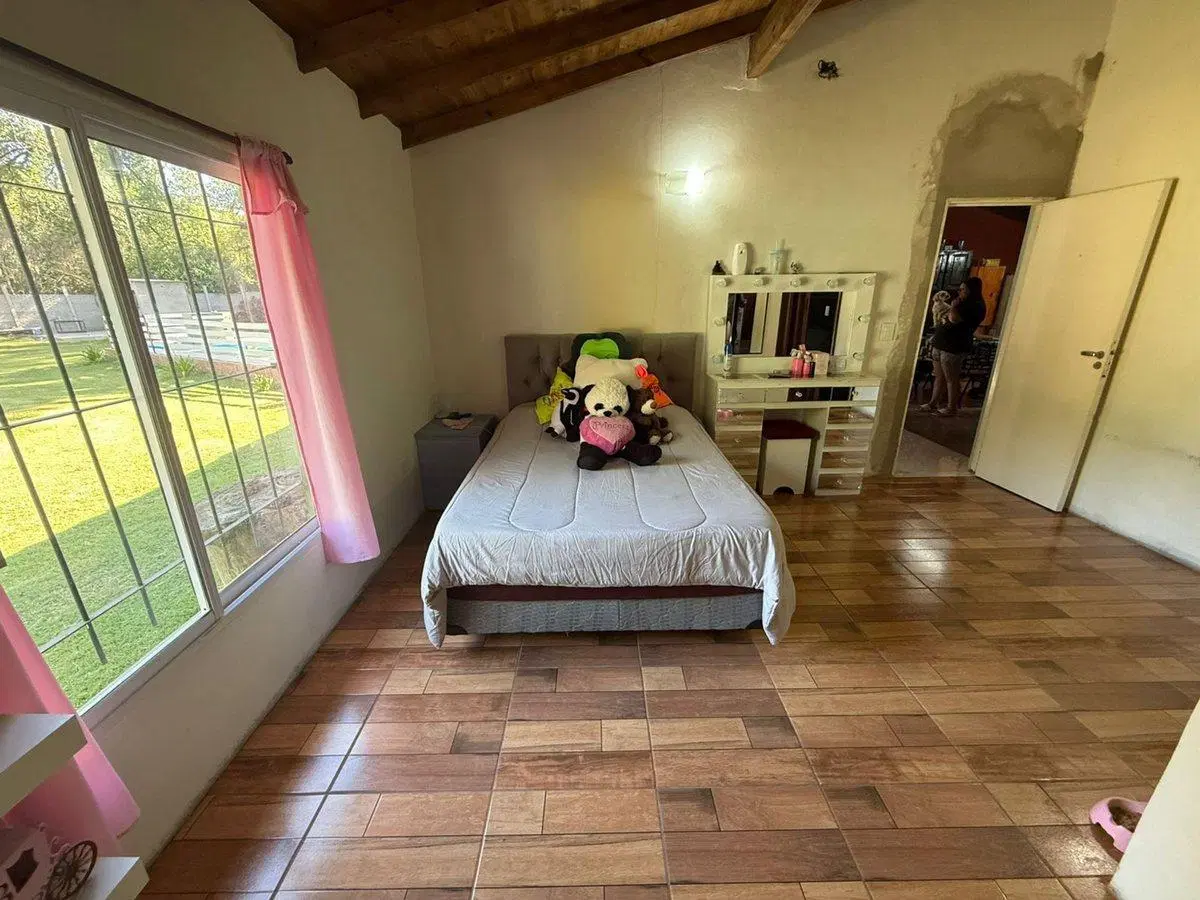 CASA EN VENTA LUJAN PILETA Y QUINCHO 5