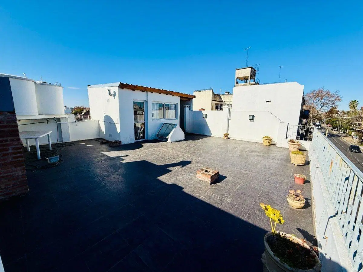 VENTA PH 5 ambientes TERRAZA y BALCÓN Monte Castro 3