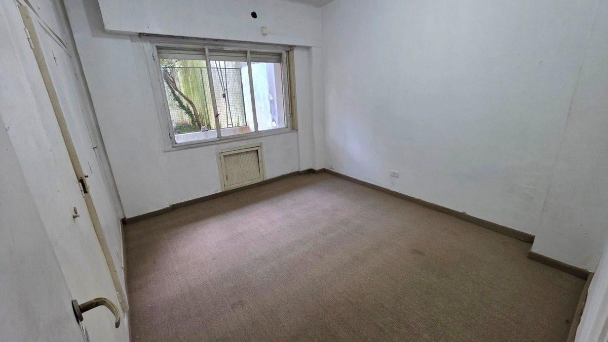 DEPARTAMENTO VENTA CHACARITA 3 AMB + DEP Y  PATIOS
