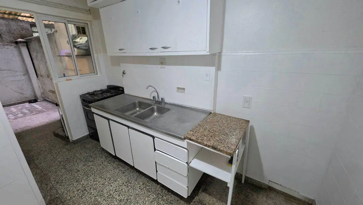 DEPARTAMENTO VENTA CHACARITA 3 AMB + DEP Y  PATIOS 4
