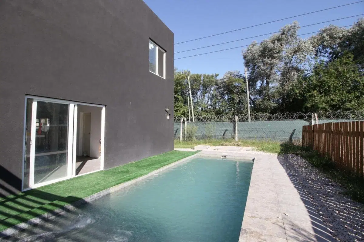 CASA 4 AMBIETES EN VENTA-LAS BRISAS COUNTRY -PILAR 5