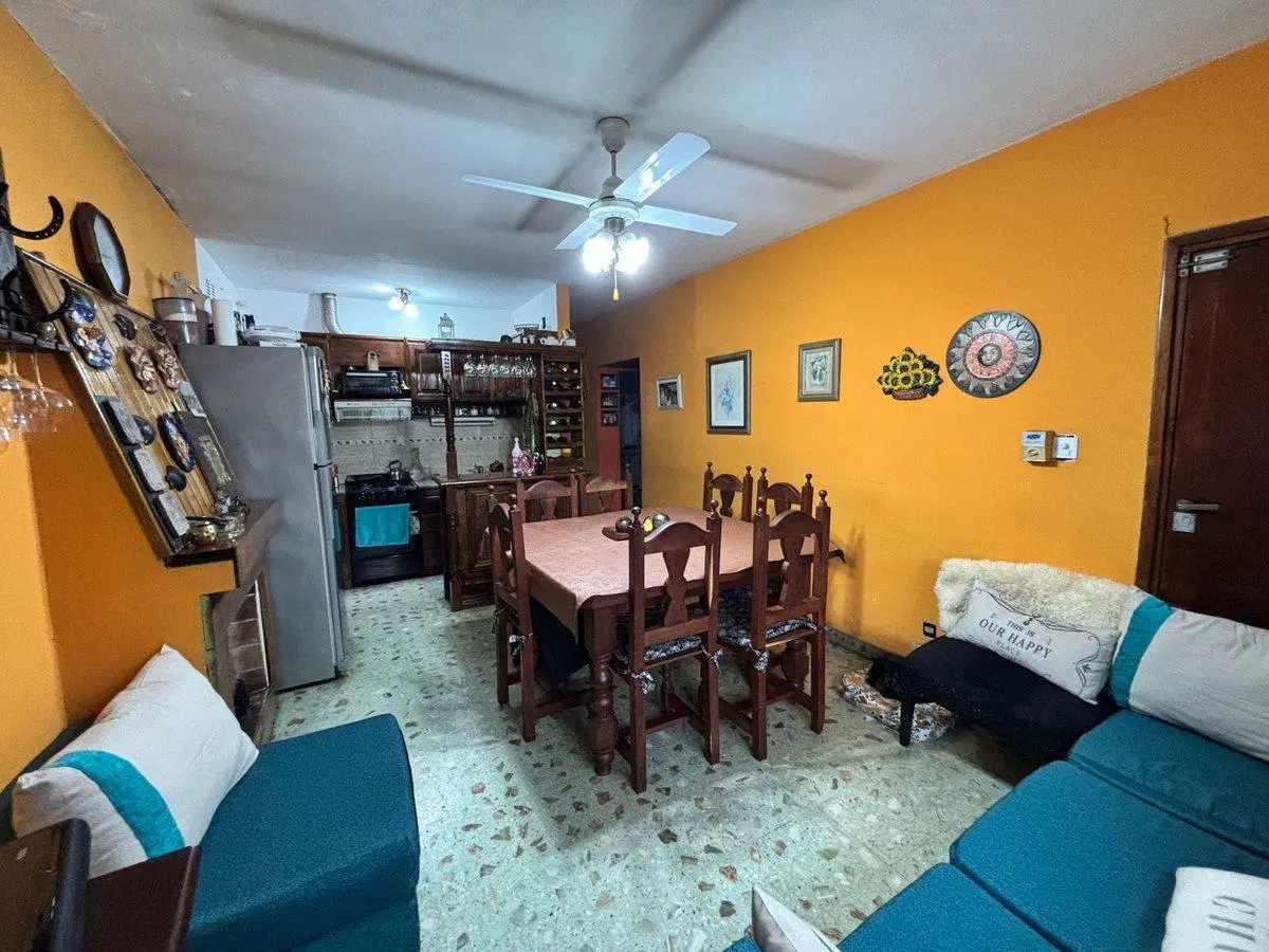 CASA 5 AMBIENTES-C/AMPLIO DEPOSITO/LOCAL, QUINCHO 5