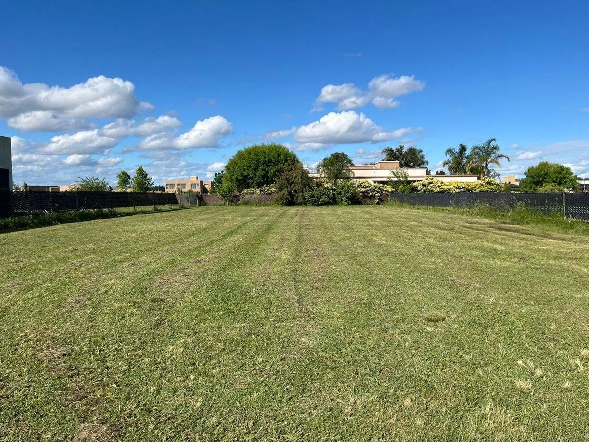 VENTA LOTE DE 1000 MTS EN BARRIO MATISSE CARDALES 3