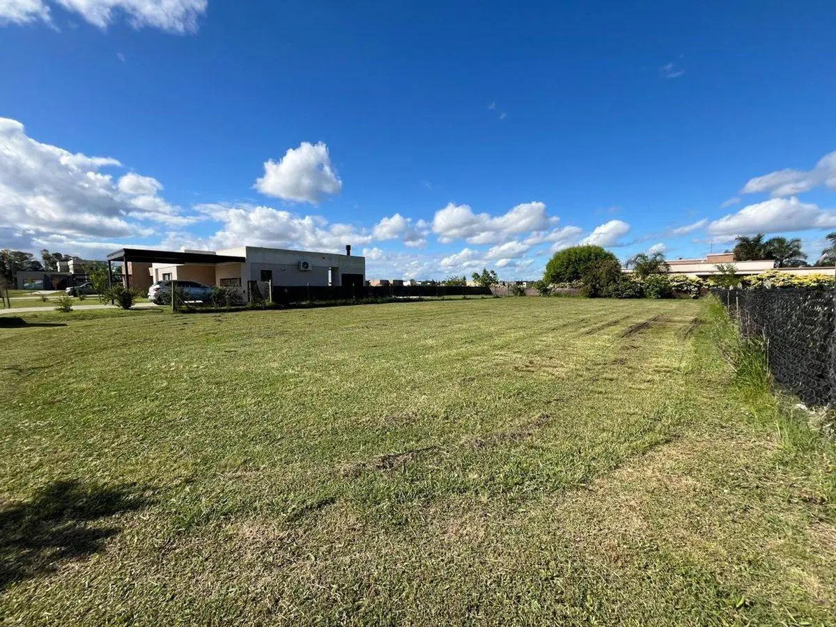 VENTA LOTE DE 1000 MTS EN BARRIO MATISSE CARDALES 5