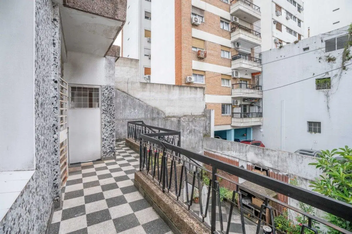 LOTE PARA DESARROLLO EN VENTA FLORES, PERMUTA! 2