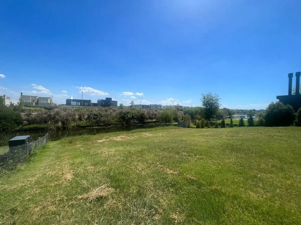 VENTA LOTE BARRIO MARINAS - PUERTOS DEL LAGO 3