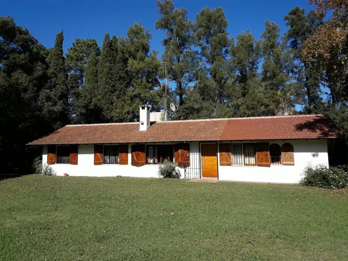 Venta casa quinta/predio 11993mts 2 casas en Lobos 3