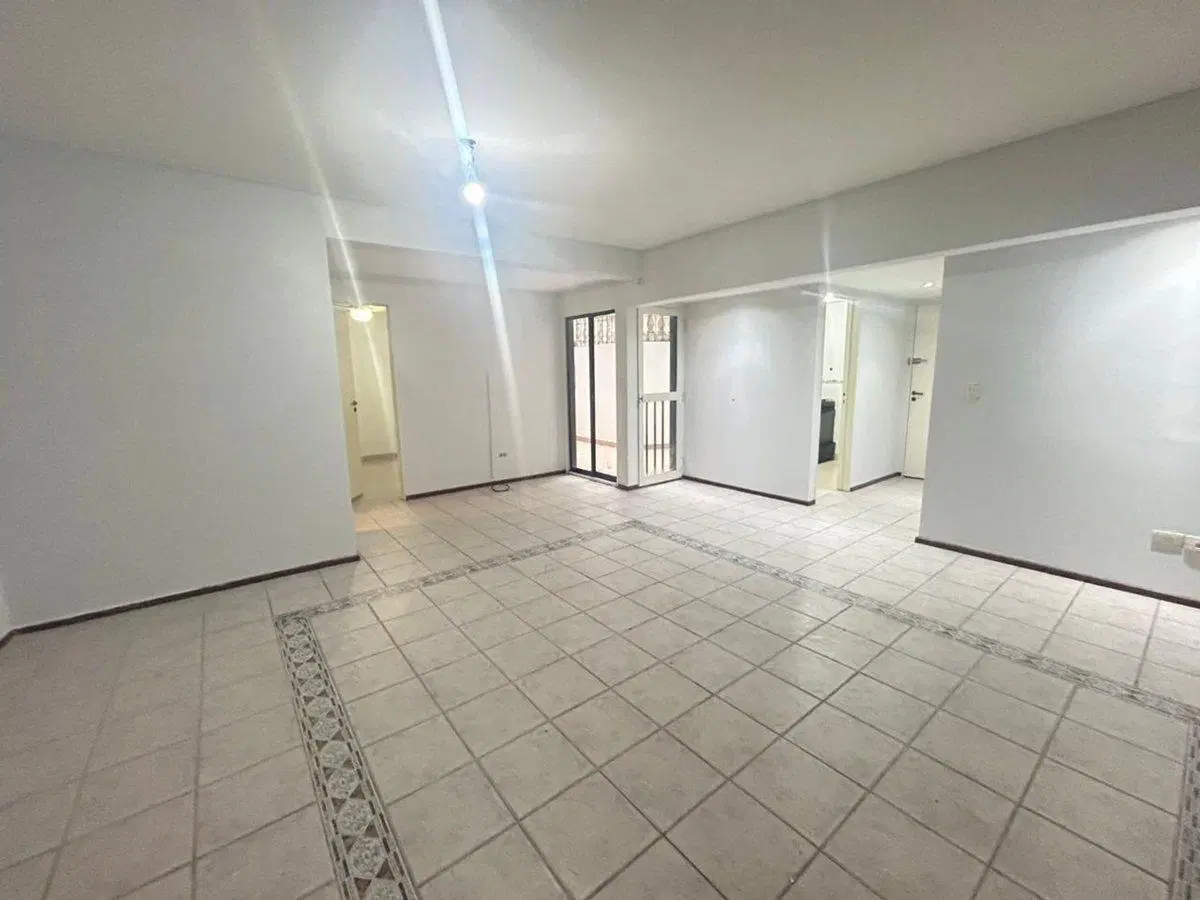 Venta 2 ambientes con patio Recoleta Barrio Norte 2