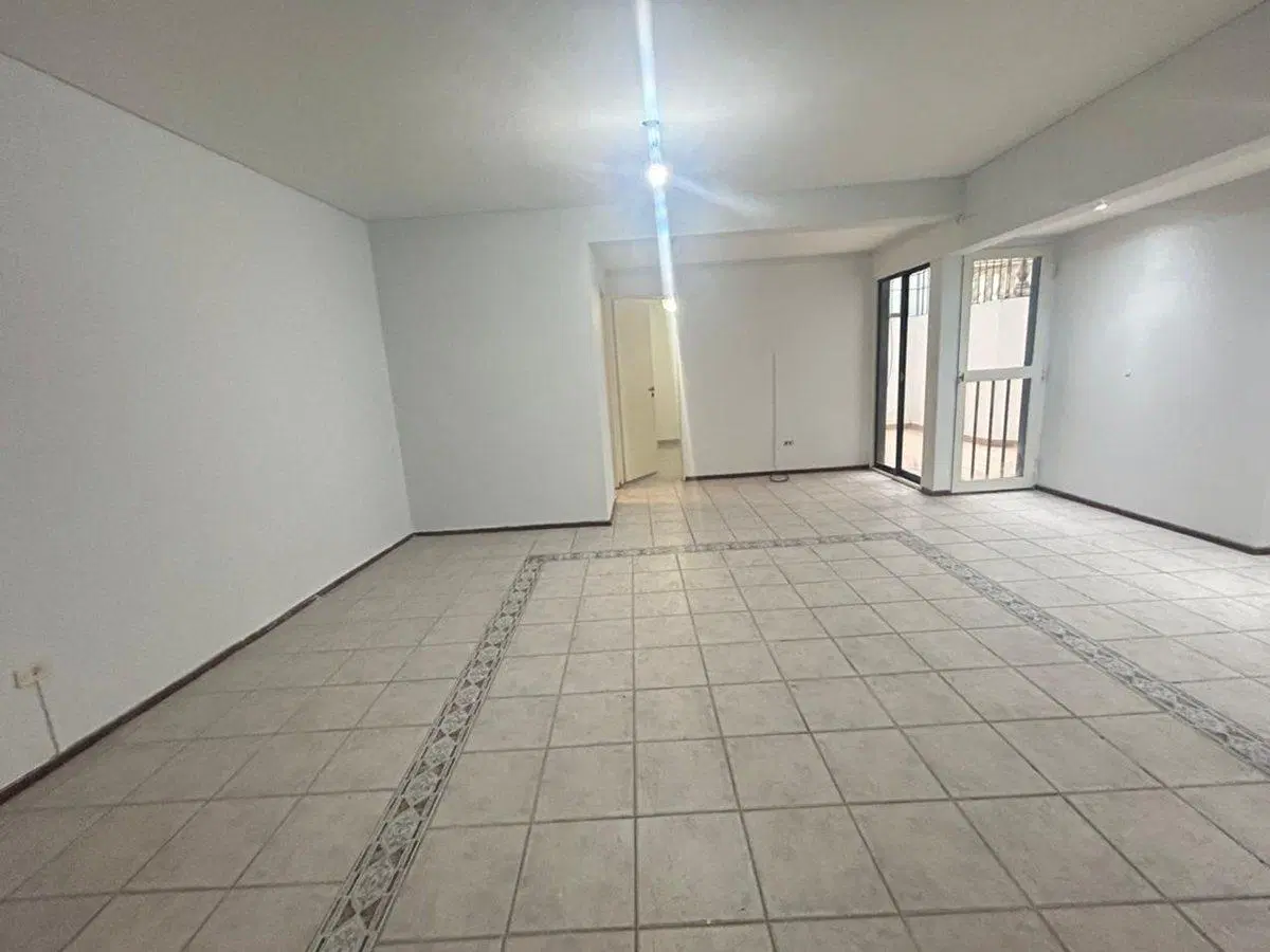 Venta 2 ambientes con patio Recoleta Barrio Norte 5