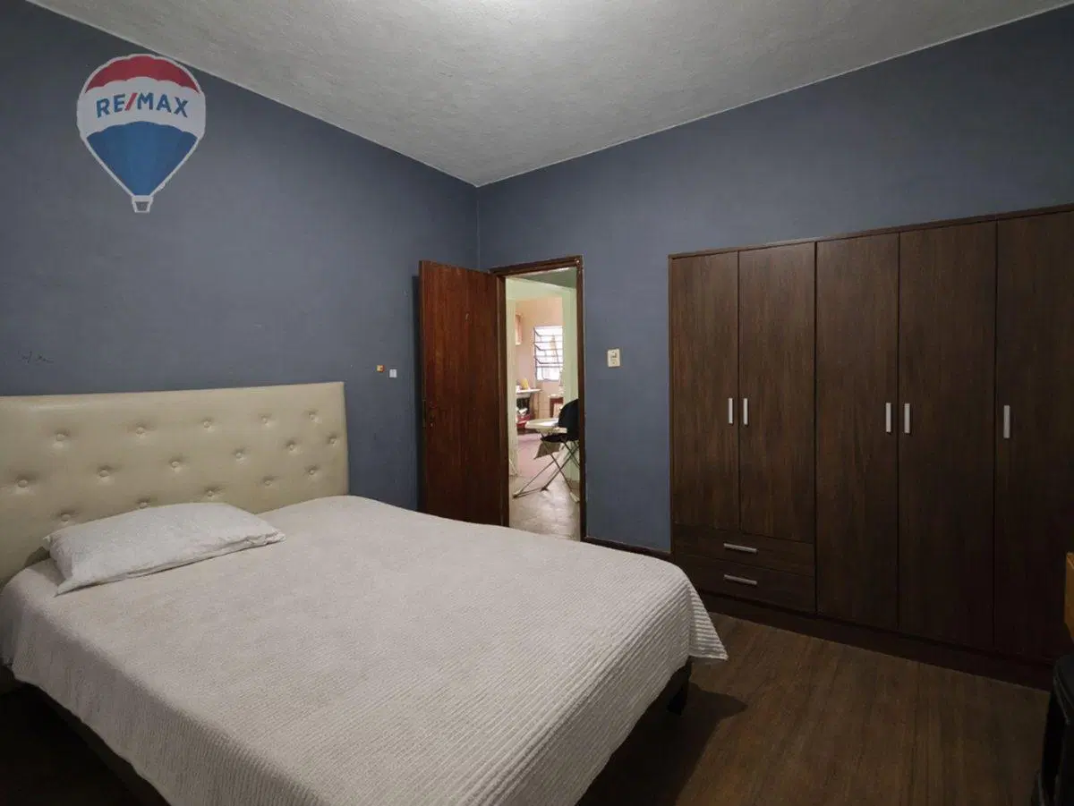 Venta CASA multifamiliar lote prop Billinghurst 4