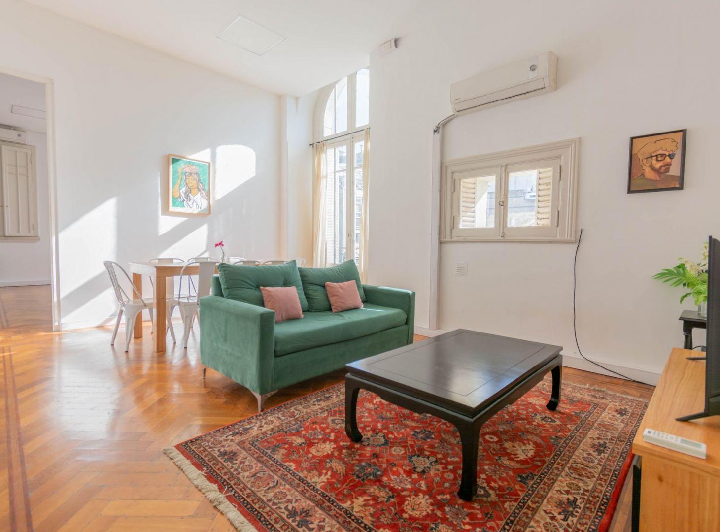 Venta Departamento - 8 Ambientes - 3 Balcones