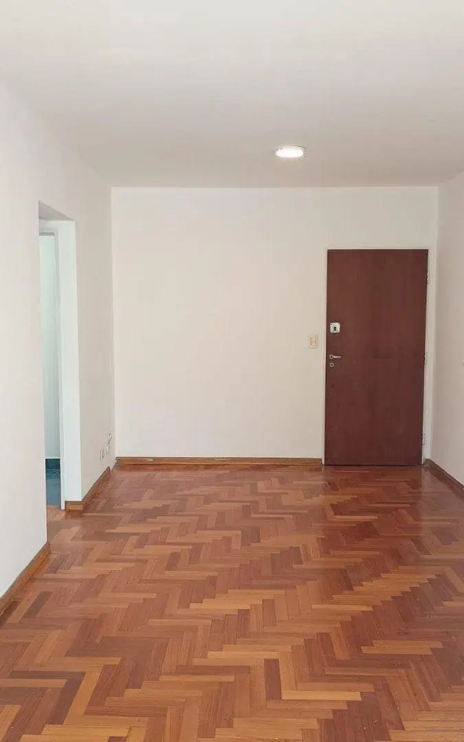 VENTA - DTO. 3 AMB. con balcón en FLORES 5
