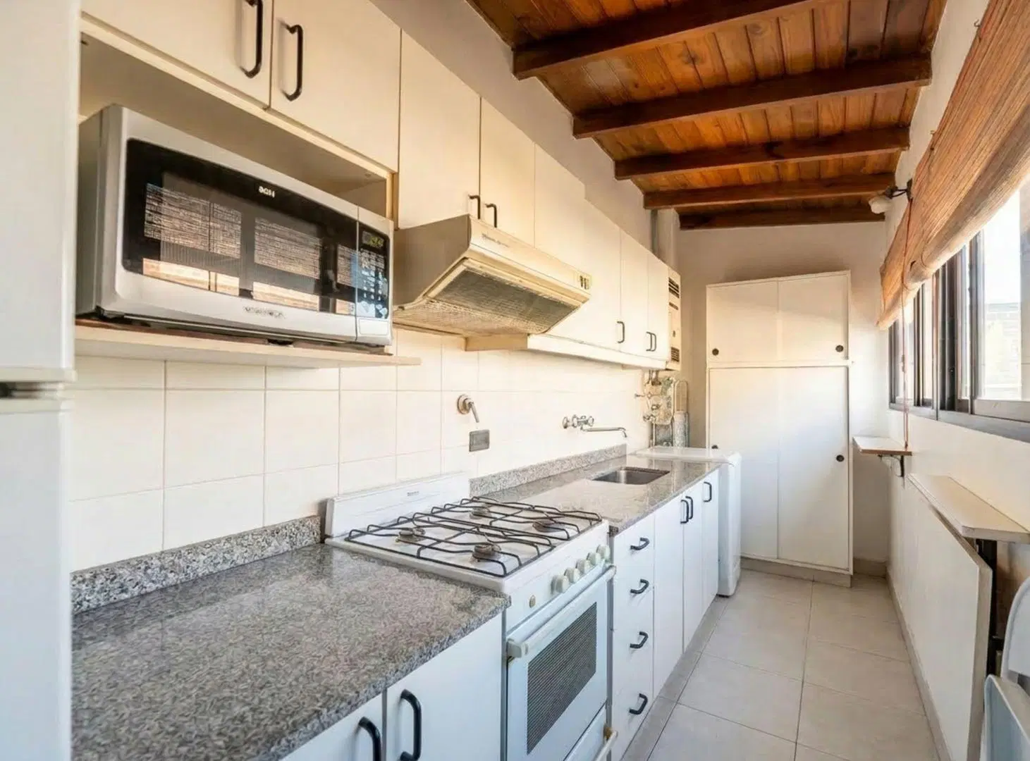 VENTA DEPTO 2 AMBIENTES CON COCHERA EN SAN ISIDRO 4