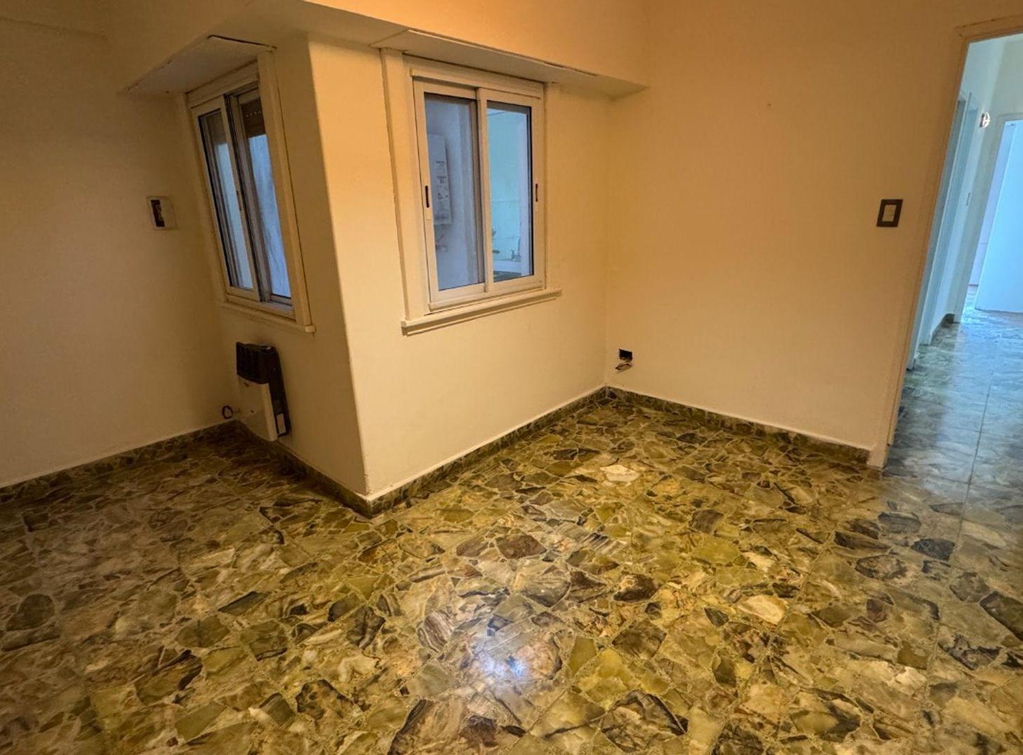 VENTA DEPTO 2 AMBIENTES CON PATIO Y TERRAZA